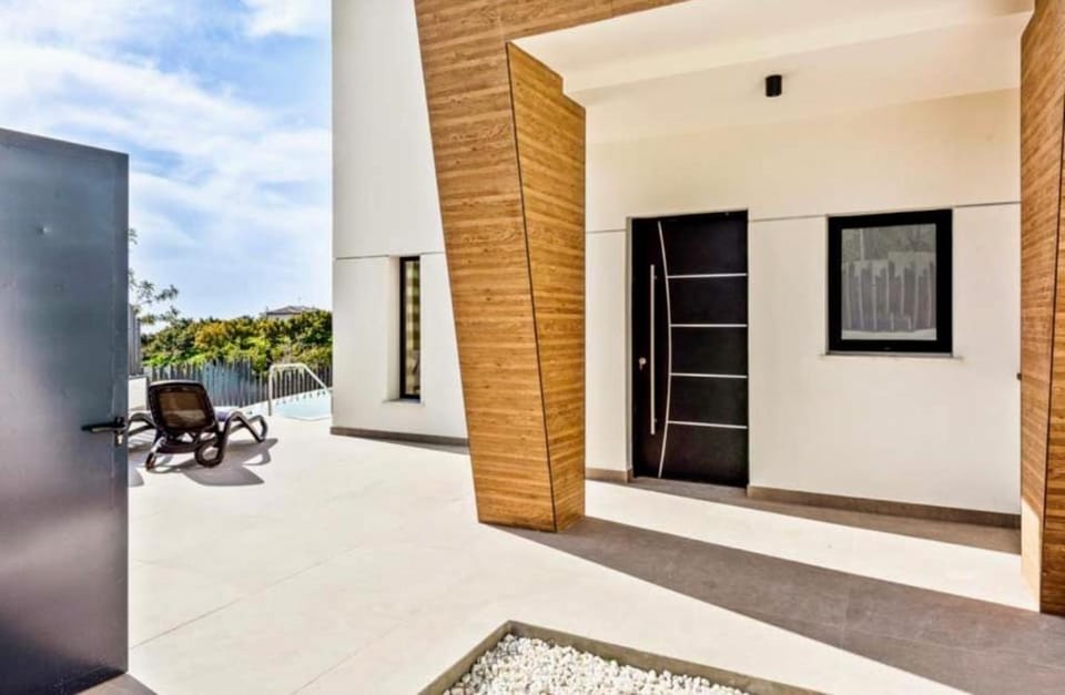 Villa popeson House in Nerja