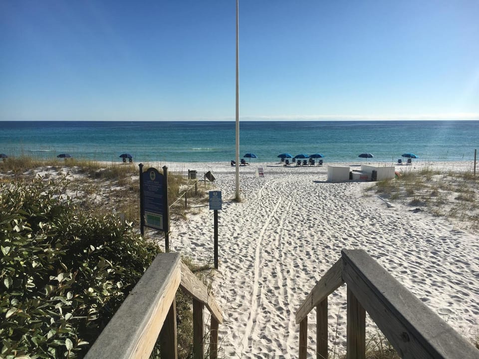 A Wave From It All-Private Pool- Crystal Beach House in Destin