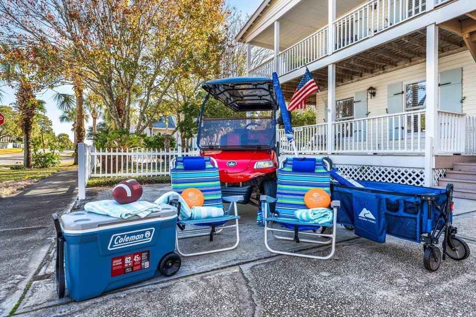Destin Dreaming -Crystal Beach-Pool-Golf Cart-Carriage House House in Destin