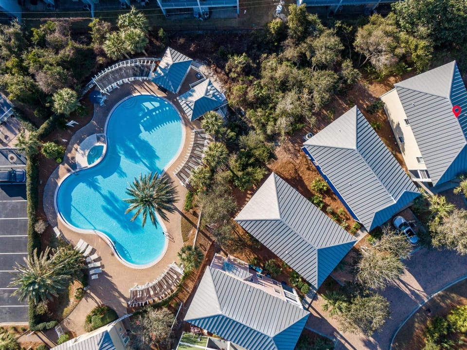 Sandy Toes-GATED BEACH-POOL ACCESS House in Miramar Beach