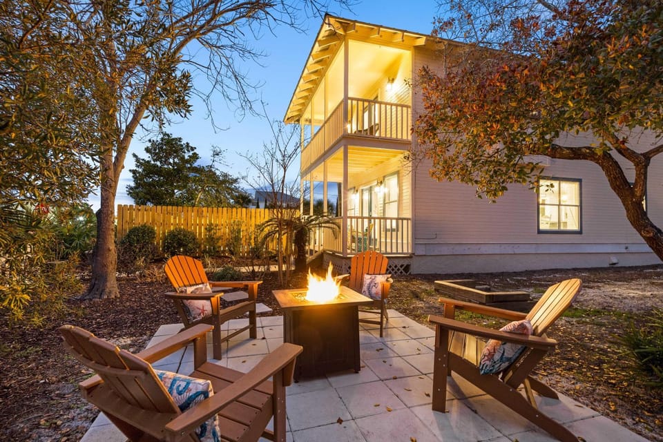 The Sandpiper-Crystal Beach- Private Pool House in Destin