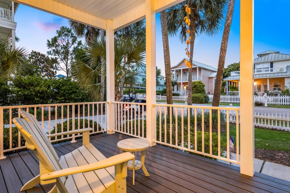 Andrea's Island - PET FRIENDLY - BEACH SERVICE-SLEEPS12!! House in Destin
