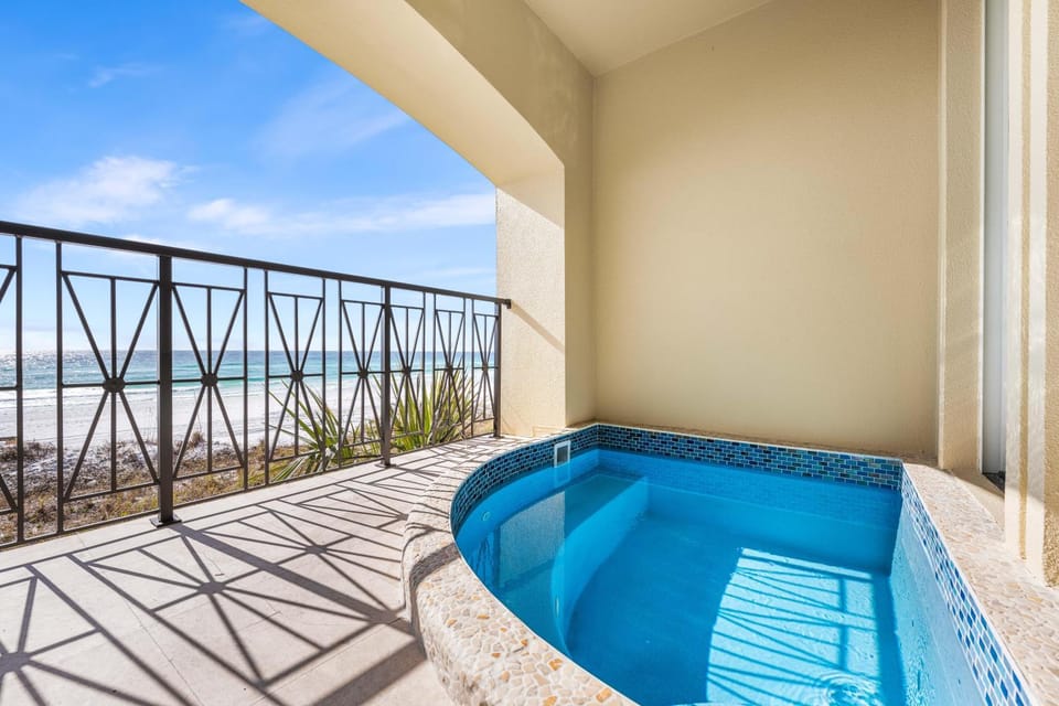 Third Day-Frangista Beach-Beach Front-Elevator- 2 Pools! House in Miramar Beach