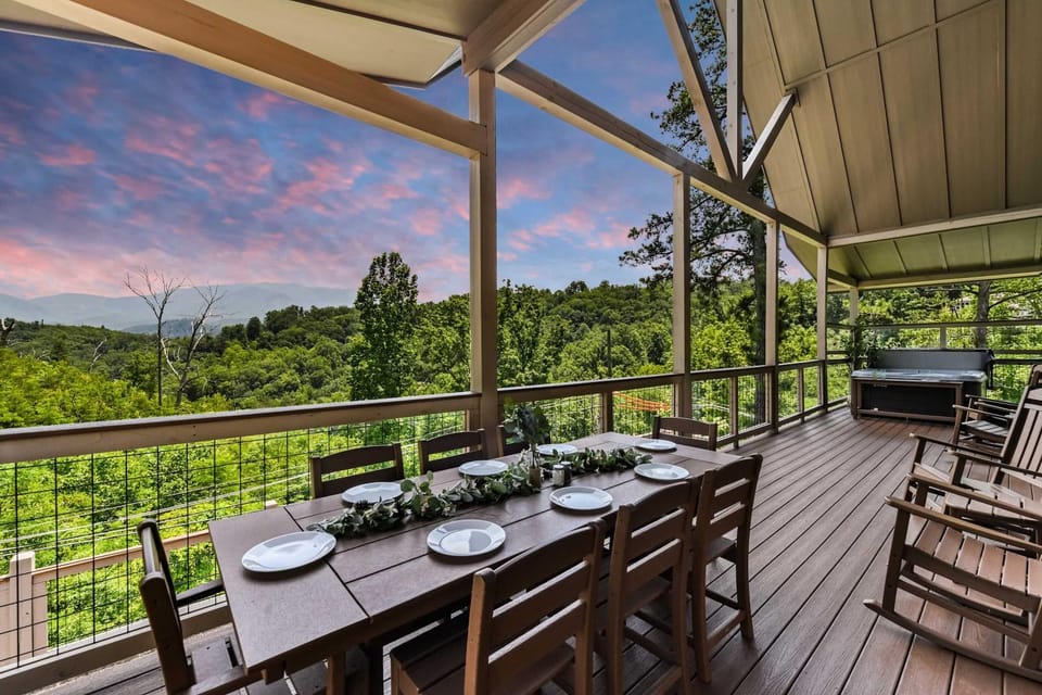 New Luxury Lodge - Gatlinburg - Mountain View! House in Gatlinburg