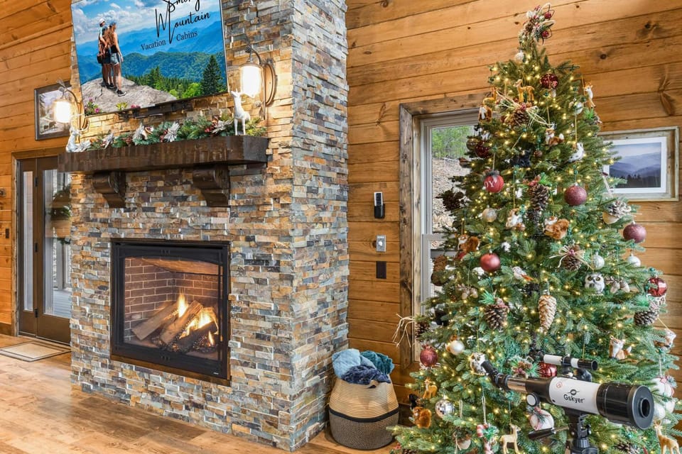 New Luxury Lodge - Gatlinburg - Mountain View! House in Gatlinburg