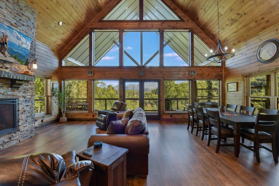 New Luxury Lodge - Gatlinburg - Mountain View! House in Gatlinburg