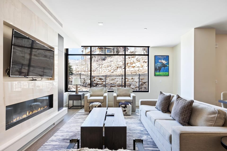Premier Ski-In Ski-Out with Majestic Views, Resort-style Amenities, and High-Speed WIFI! Apartment in Wasatch County