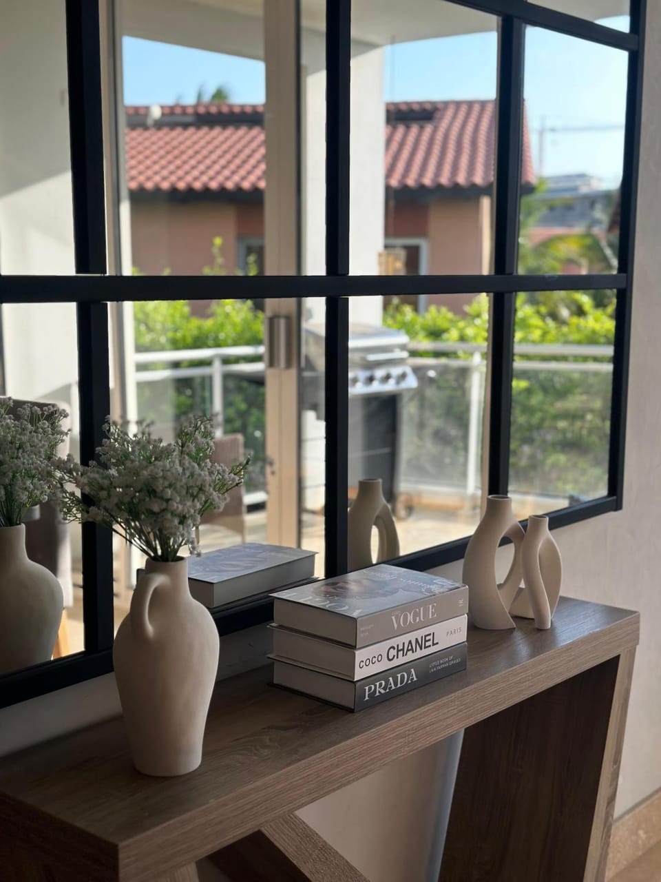 4 Bedrooms modern Condo at walking distance from Eagle beach Apartment in Noord