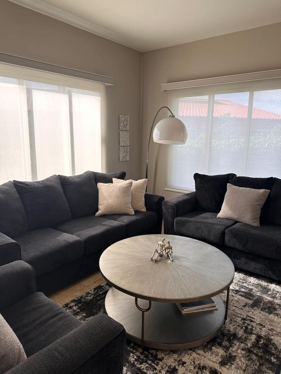 4 Bedrooms modern Condo at walking distance from Eagle beach Apartment in Noord