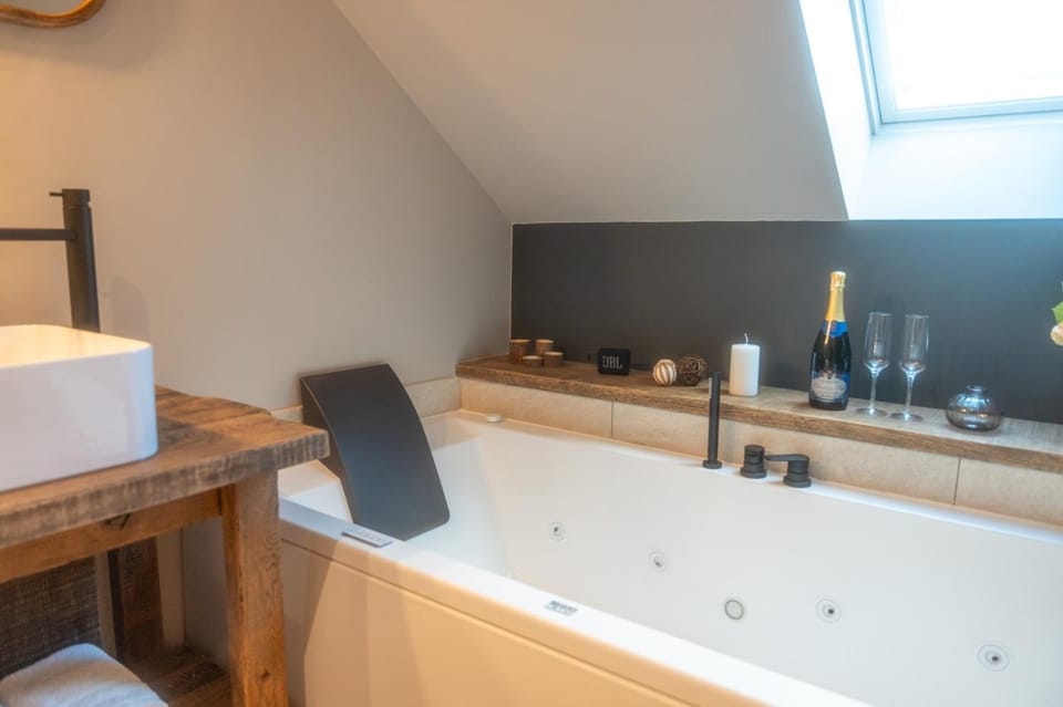 Les Secrets de la Baie - le Refuge - parenthèse enchantée avec Spa privatif Apartment in Hauts-de-France