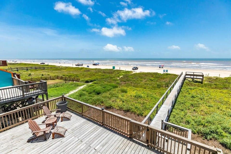 Bellamy's Retreat - Wake, Walk, Surf the Waves! House in Surfside Beach