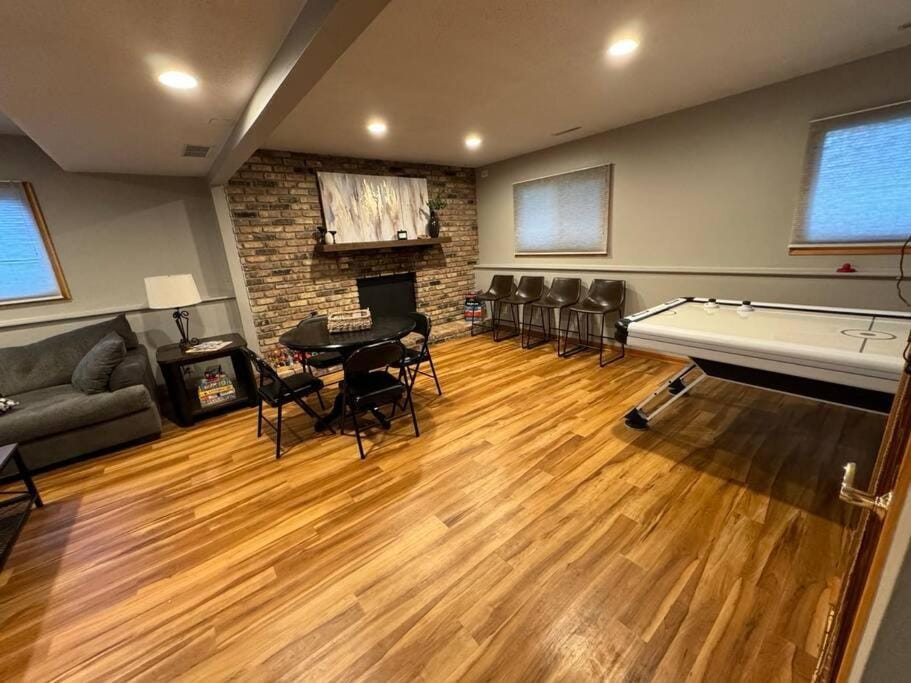 Game Room, Living room, Seating area