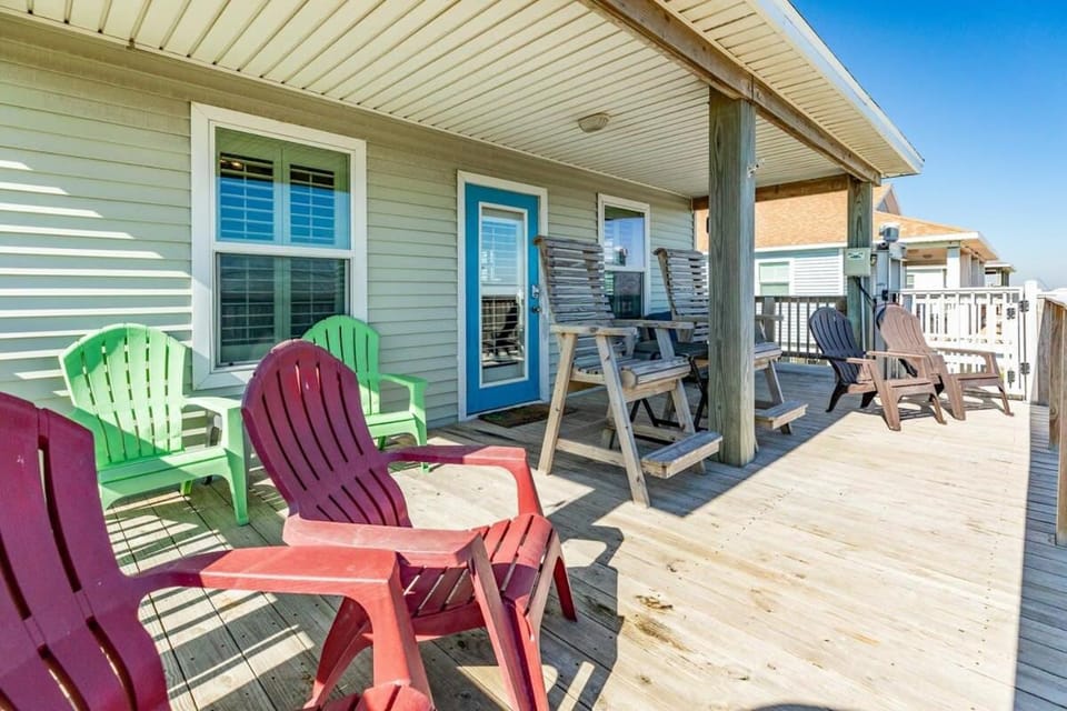 Flip Flop Bungalow - Your Toes-in-the-Sand Escape! House in Surfside Beach