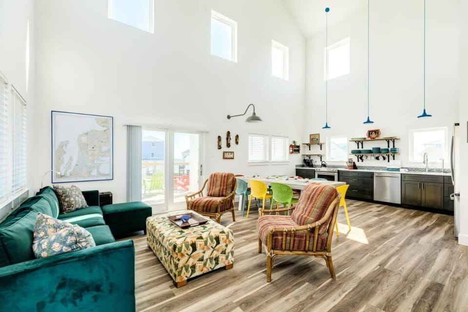 Sandy Pause -Beach Vibes Meet Modern Edge, Stunning! House in Alvin