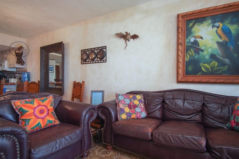 Living room, Decorative detail, Seating area