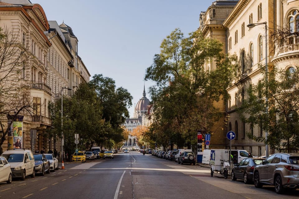 Luxury Art Deco Apartment Near Hungarian Parliament Apartment in Budapest