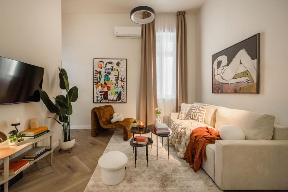 Luxury Art Deco Apartment Near Hungarian Parliament Apartment in Budapest
