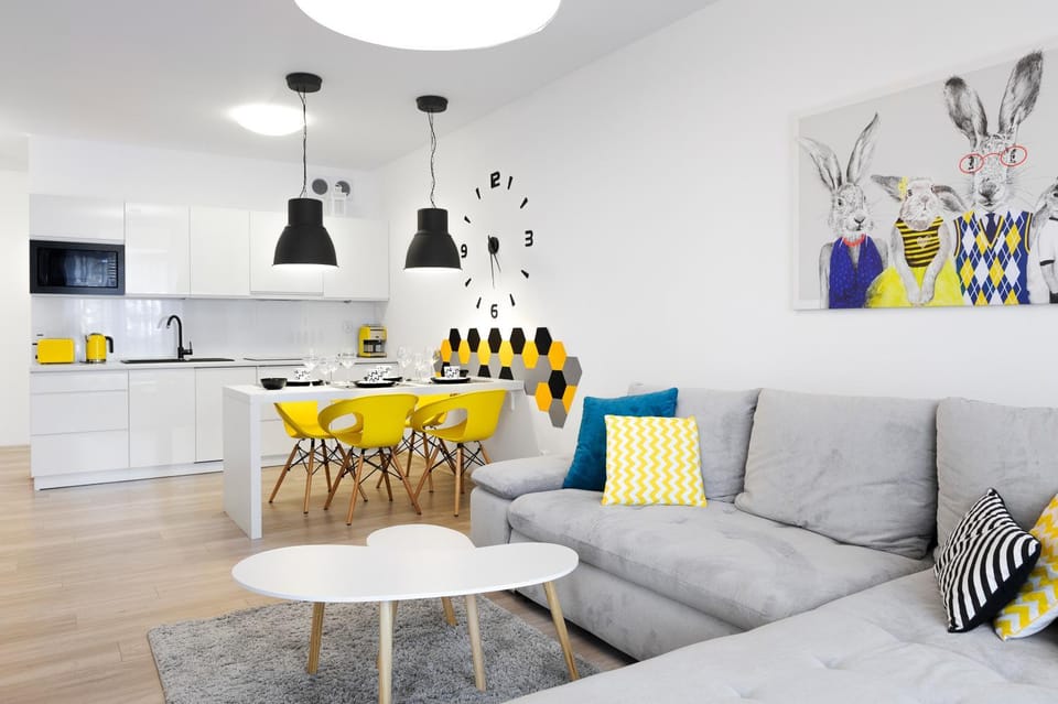 Coffee/tea facilities, Kitchen or kitchenette, Living room, Decorative detail, Seating area, Dining area