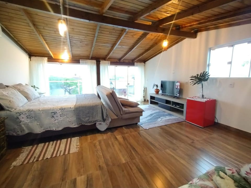 Bed, TV and multimedia, Photo of the whole room