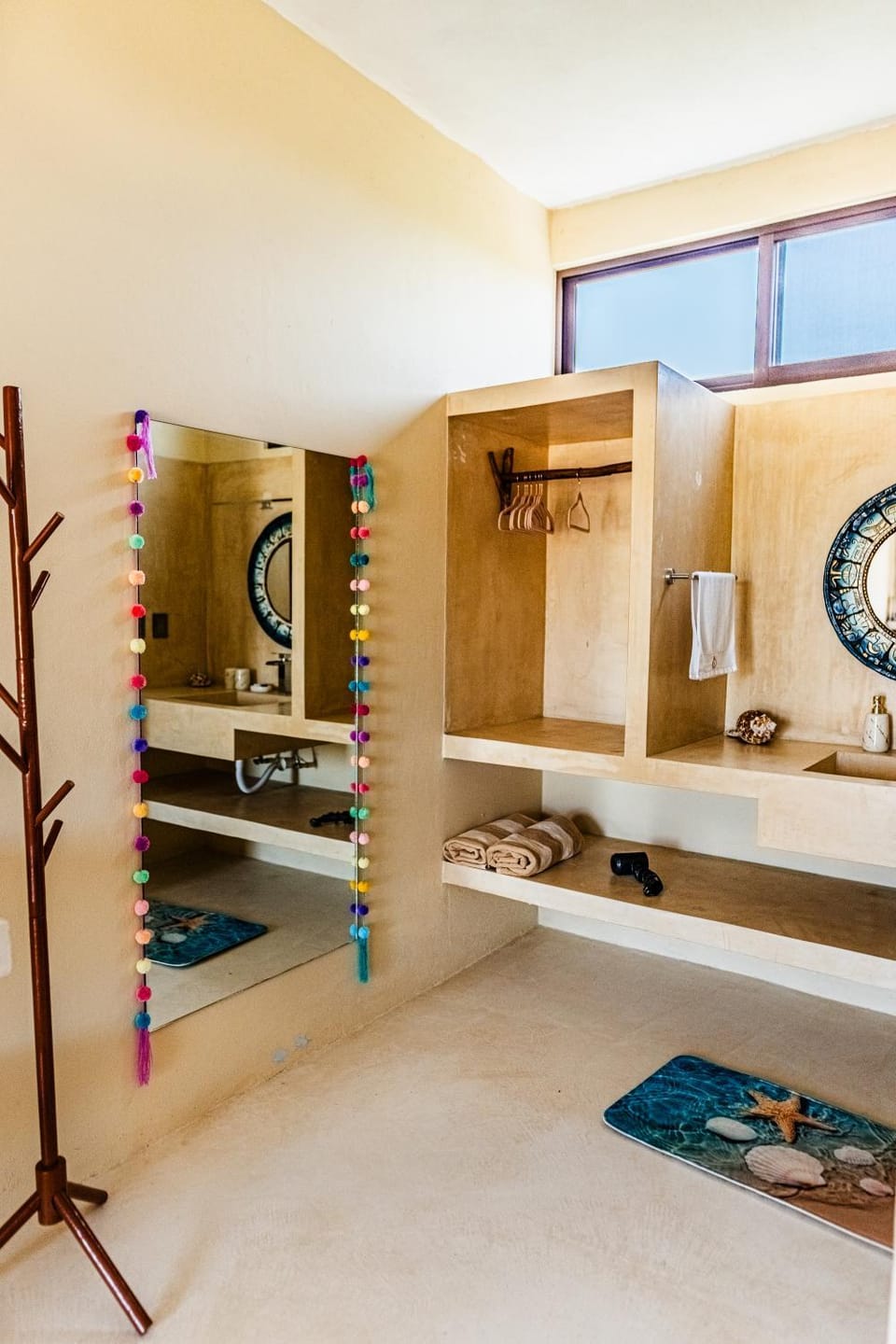 Bathroom, towels, wardrobe