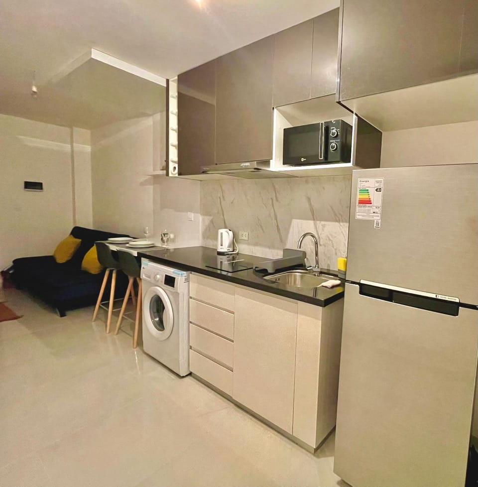 minibar, oven, stove, washing machine, dryer