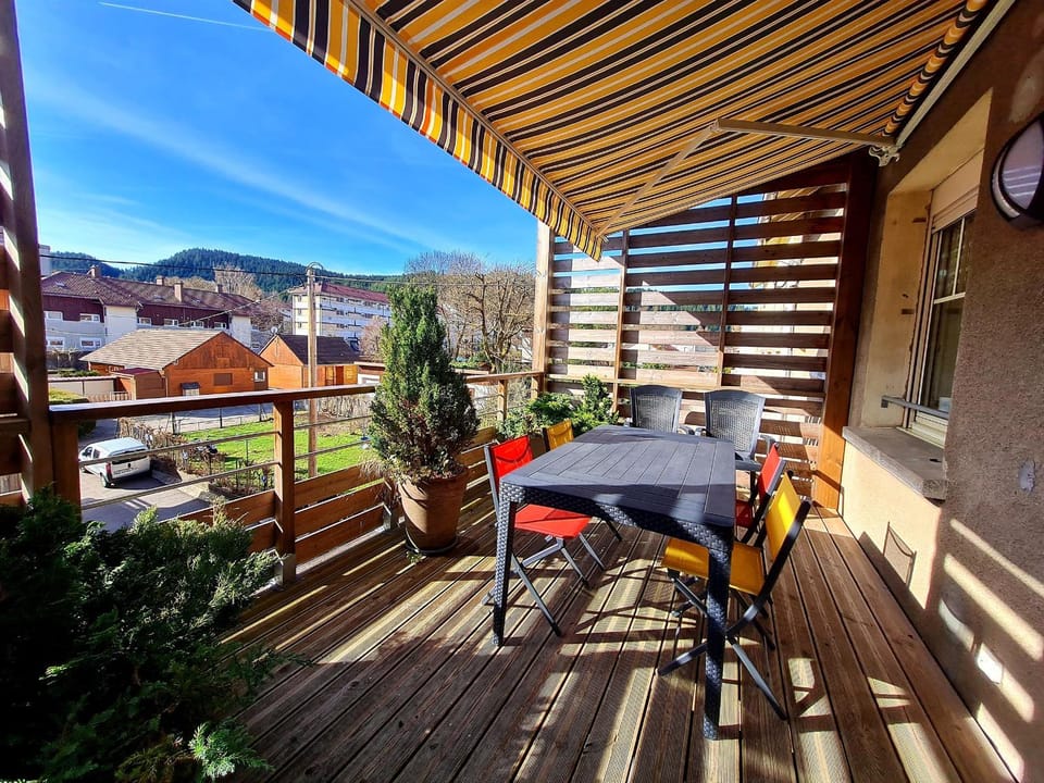 Bel appart au centre avec terrasse et parking - FR-1-589-674 Apartment in Gérardmer