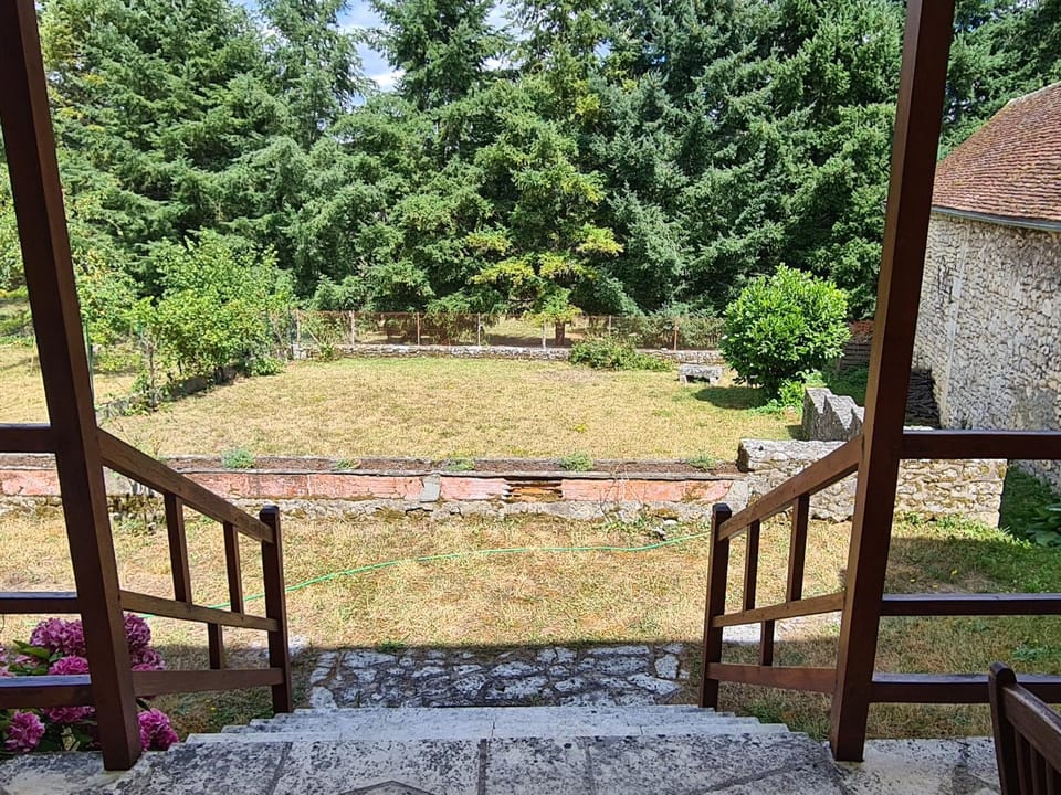 Grande maison de campagne avec jardin et cheminée près d'une plage - FR-1-591-634 House in Centre-Val de Loire