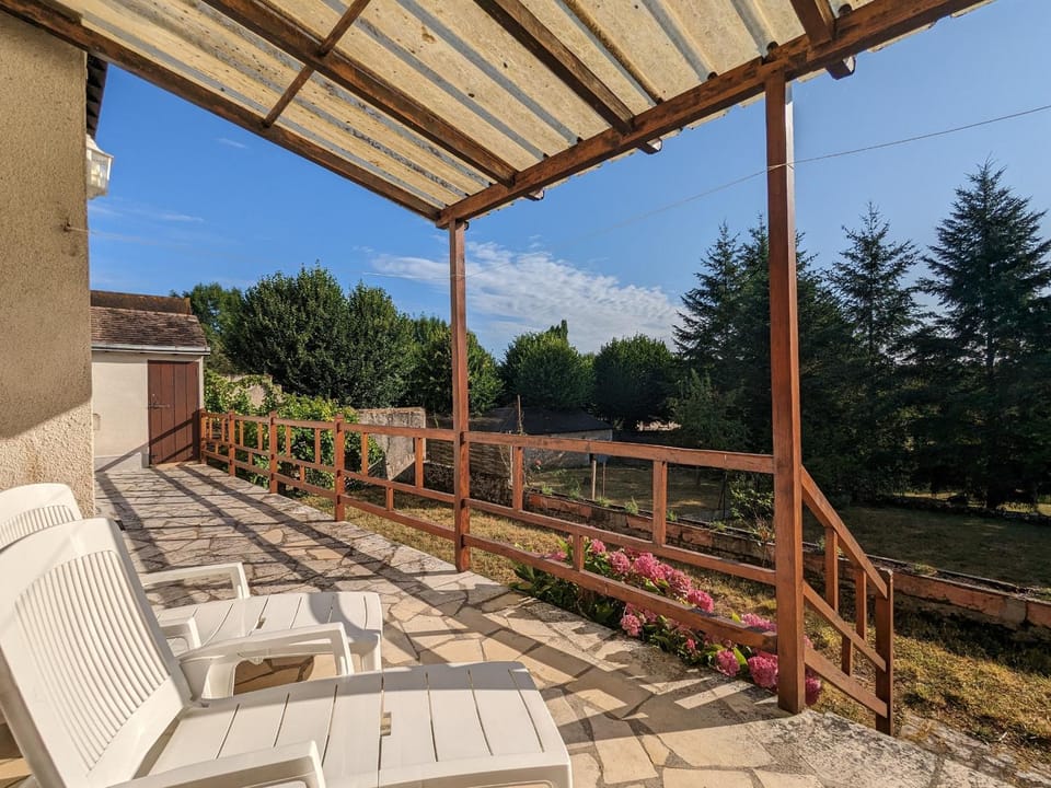 Grande maison de campagne avec jardin et cheminée près d'une plage - FR-1-591-634 House in Centre-Val de Loire