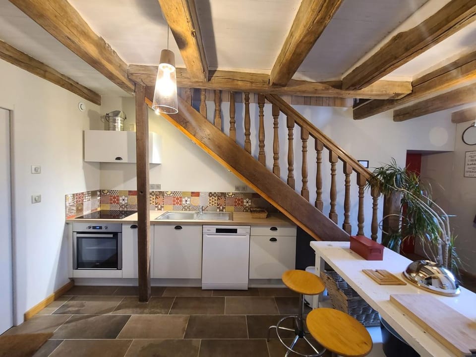 Gîte familial 6 pers, vallée Vosges, proche Vittel, parking, jardin - FR-1-589-697 House in Vosges