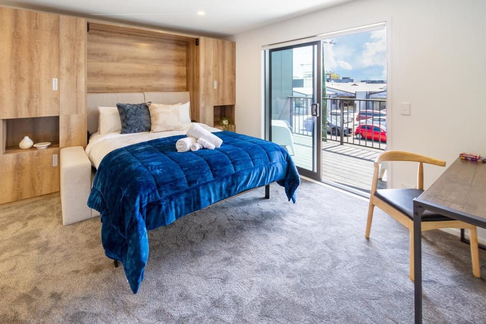 Bed, View (from property/room), Balcony/Terrace, Living room, Photo of the whole room, towels