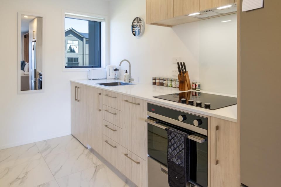 Kitchen or kitchenette, dishwasher