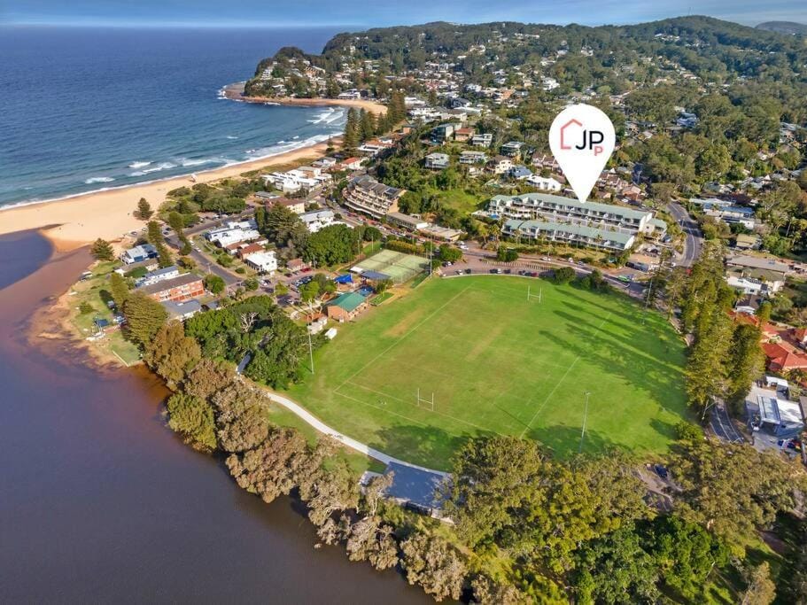Unit 30 - Avoca Palms Resort Apartment in Cape Three Points Road