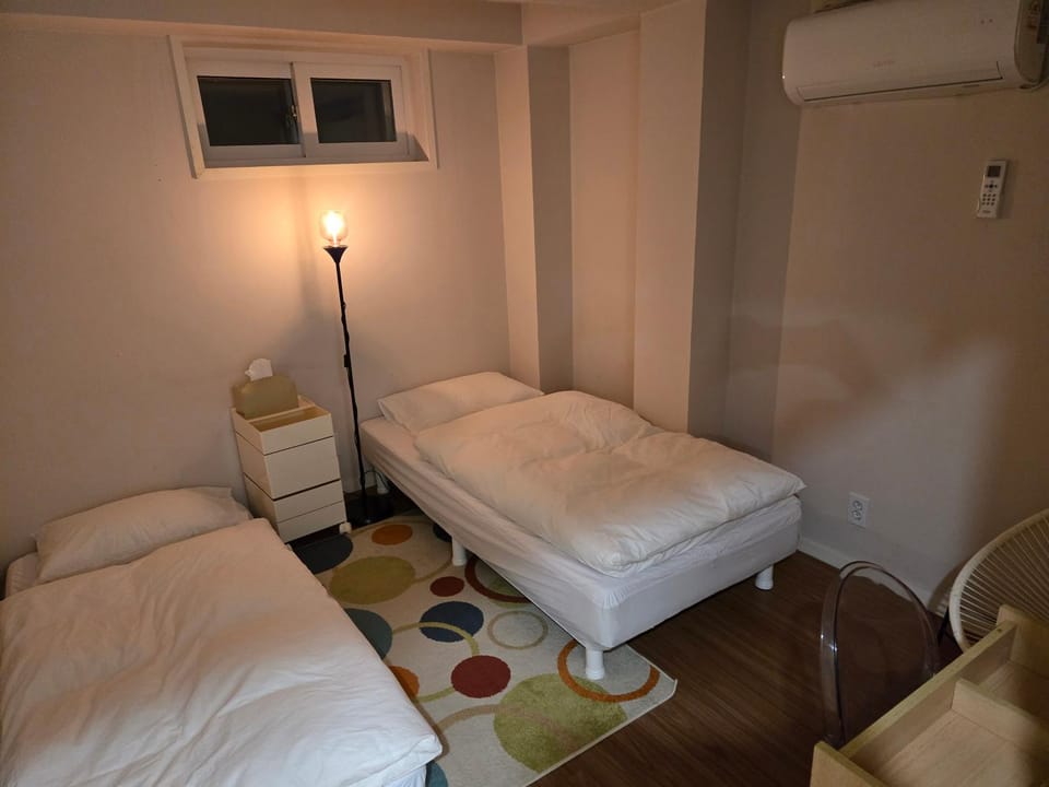 Dewey house yeonnam Bed and Breakfast in Seoul