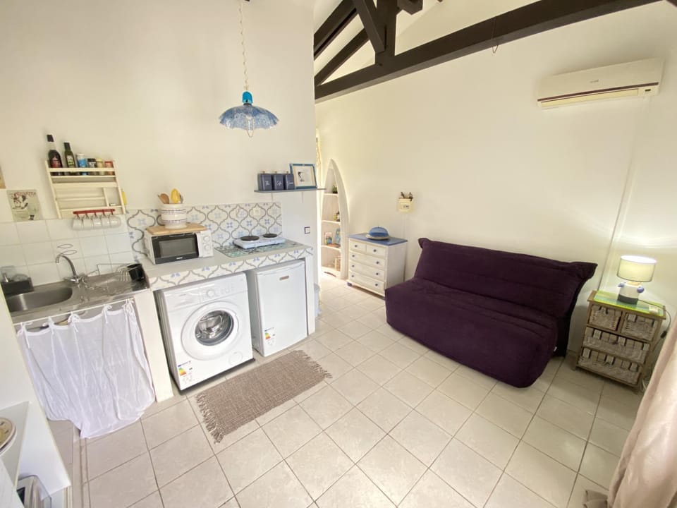 Studio Piscine Privée - 1 min à pied de la plage Apartment in Martinique