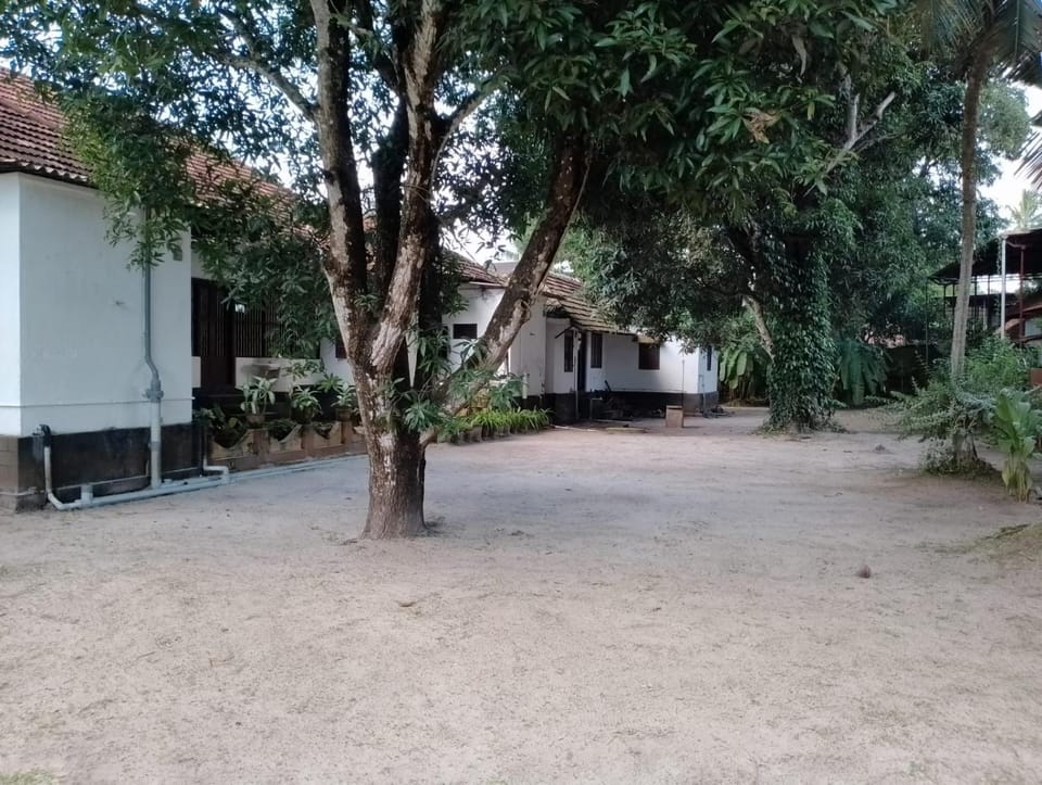 Alleppey Tharavad Bed and Breakfast in Alappuzha