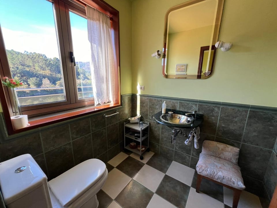 Toilet, Bathroom