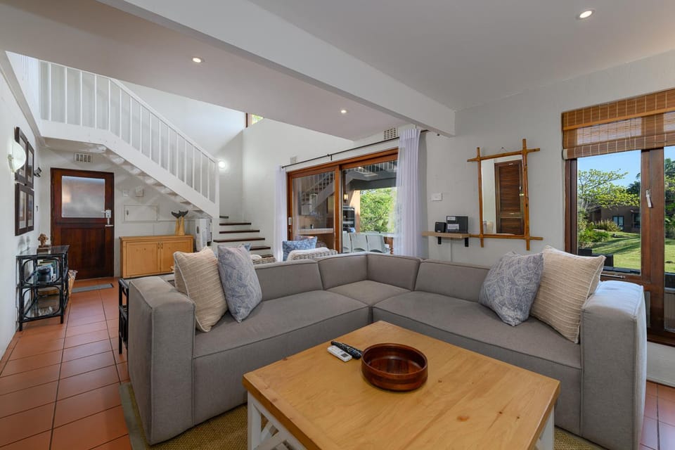 TV and multimedia, Seating area, Entertainment