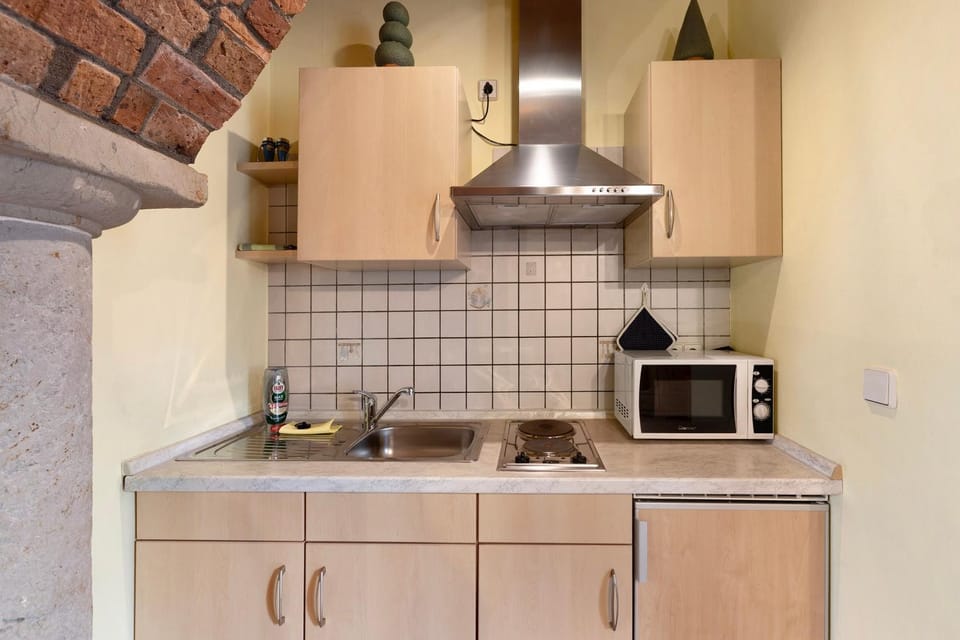 Kitchen or kitchenette, Living room