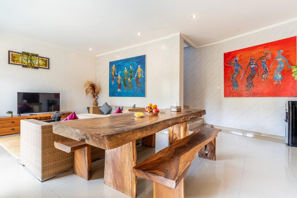 Communal lounge/ TV room, Living room, Decorative detail, Seating area, Dining area