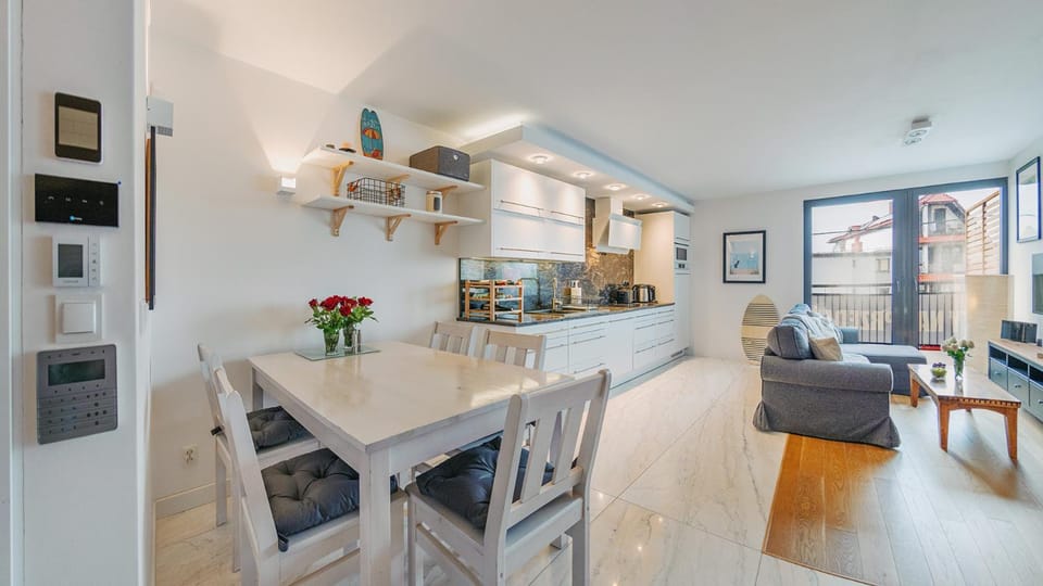 Kitchen or kitchenette, Living room, Dining area