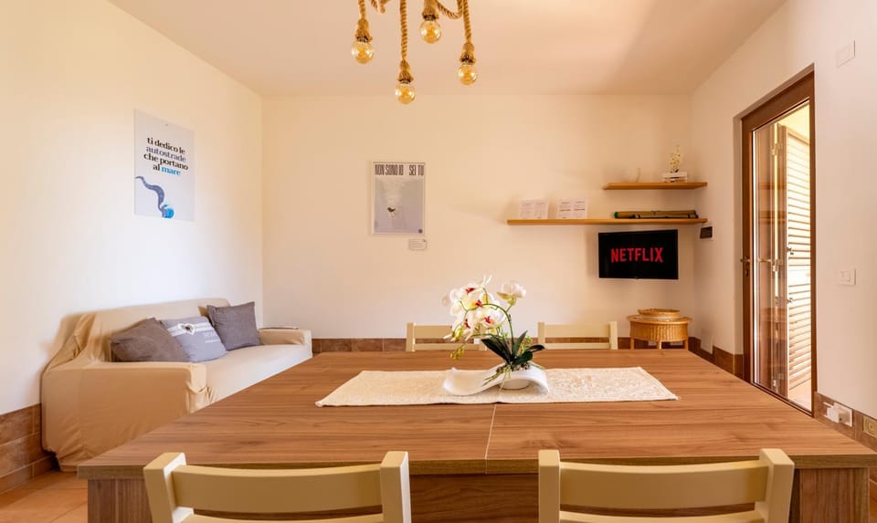 TV and multimedia, Living room, Dining area