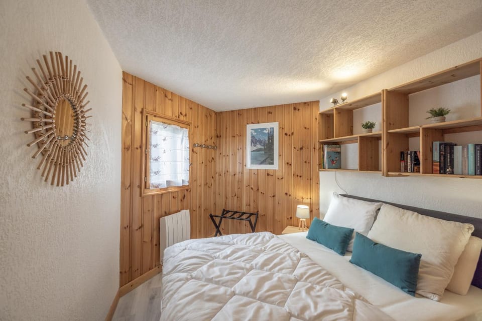 Living room, Bedroom