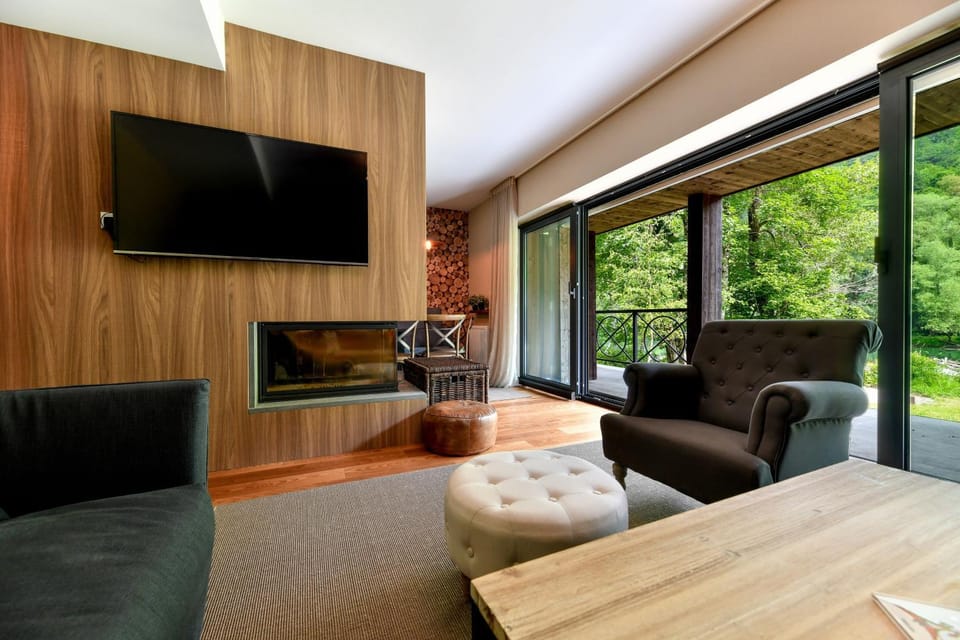 TV and multimedia, Living room, Seating area