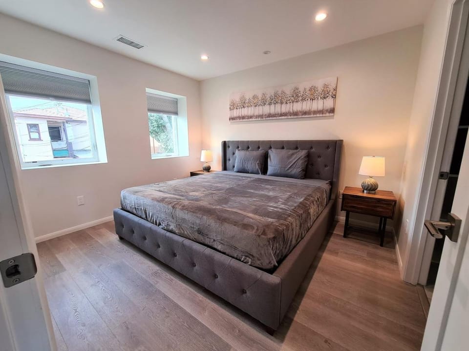 Prime LA 2 bedroom & 3 bath home Beverly Hills adj Apartment in Beverly Hills