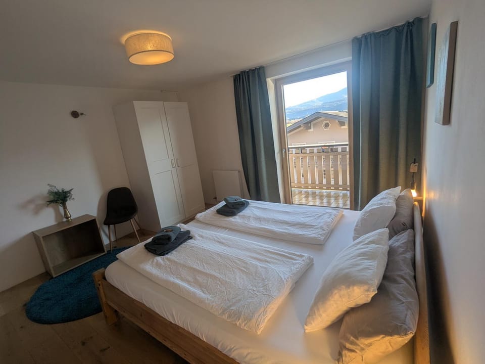 Bed, Bedroom, Mountain view