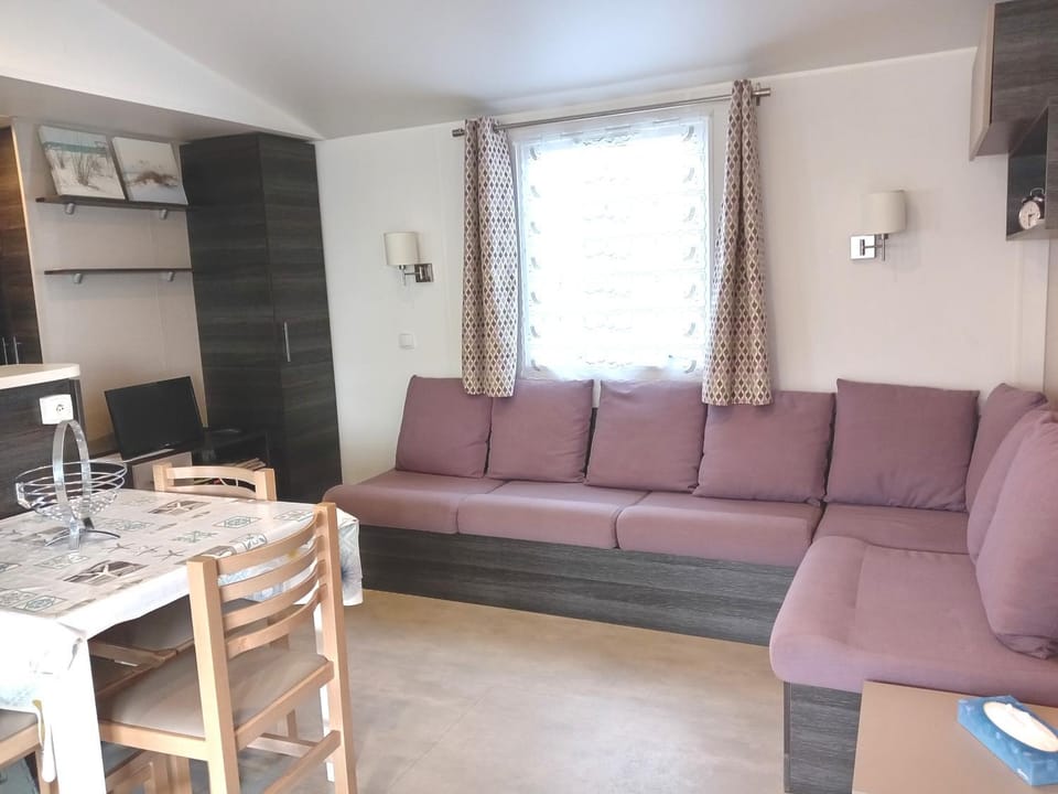 TV and multimedia, View (from property/room), Living room, Dining area