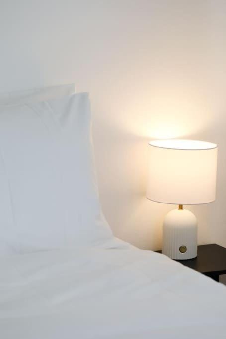 Bondi Beach Apartment Large 2BR w AC balcony parking pet friendly Apartment in Sydney