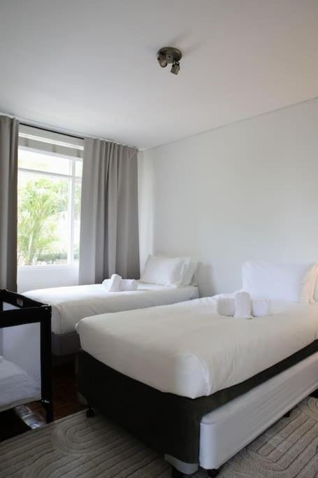 Bondi Beach Apartment Large 2BR w AC balcony parking pet friendly Apartment in Sydney