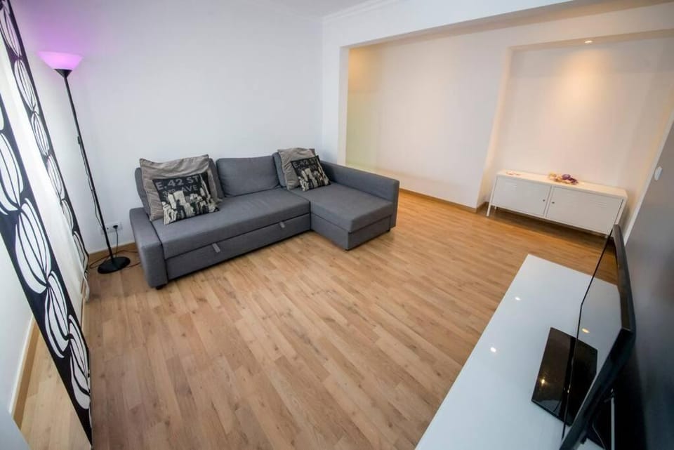Ocean Avenue Apt, beach, surf, golf, sunsets,walks Apartment in Setubal District