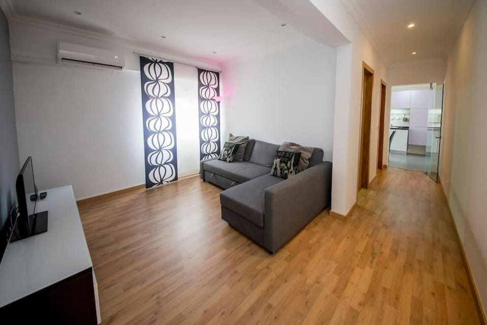 Ocean Avenue Apt, beach, surf, golf, sunsets,walks Apartment in Setubal District